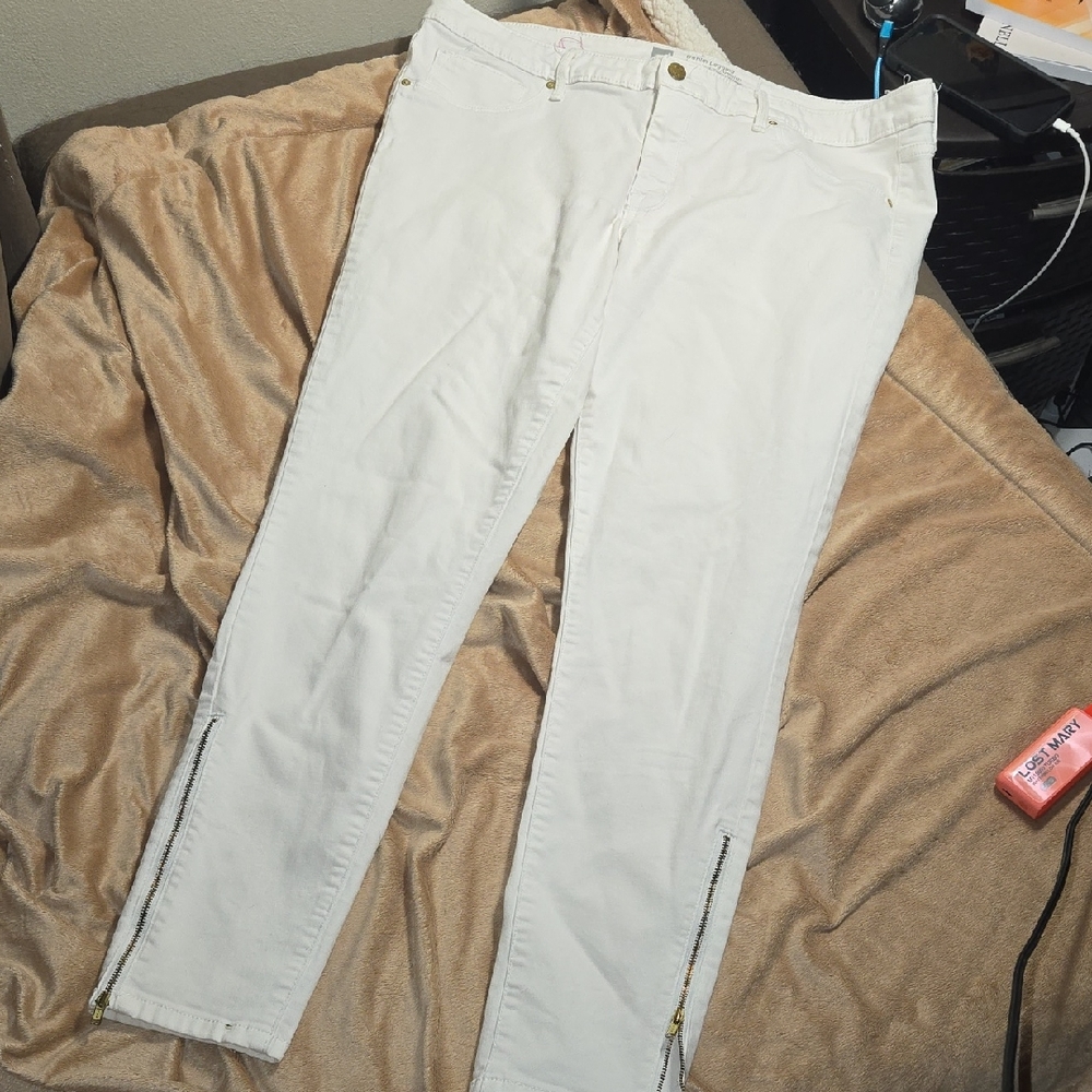 White Pants with Zipper Details